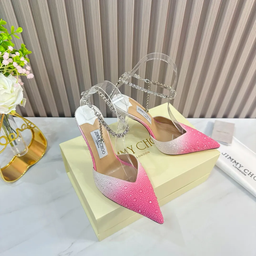 👟👟Ex-factory price 720👟👟 JIMMY CHOO (Jimmy CHOO) 💝💝💝 is a very comprehensive and noble fashion lifestyle brand. It has a series of women's high-heeled, medium-heeled, flat-heeled sandals with the same strap from major fashion bloggers and celebrities in Hong Kong and the United States.  The Australian pointed toe, round toe and square toe series are simply beautiful. Fall in love with elegance and playful sense of the future. Just by looking at them, you want to own them immediately, but you can really think about a pair of exquisite high heels~~~~~~~~~~~~~~~~~ 💝This series is specially designed for extraordinary and indifferent ladies, thus creating a unique overall effect, Jimmy Choo Design products that inspire women to move forward and show their charm💝💝💝 1⃣️Material: Imported silk hot diamond 2⃣️Inner: Imported Italian lambskin, super soft and delicate 3⃣️Outsole: Imported Italian original original color genuine leather outsole Heel height 10.cm (8.5/6.5cm can be made) 4⃣️Code number: 35-39 (34.40.41.42 customized)